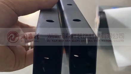 铝圆管龙骨/黑色冲孔龙骨/C型冲孔龙骨/U型冲孔龙骨