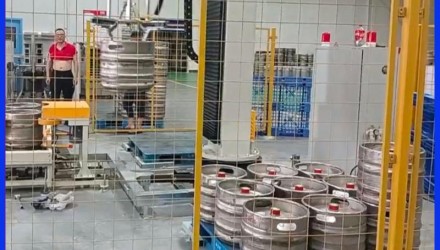 本森扎啤桶立柱码垛机